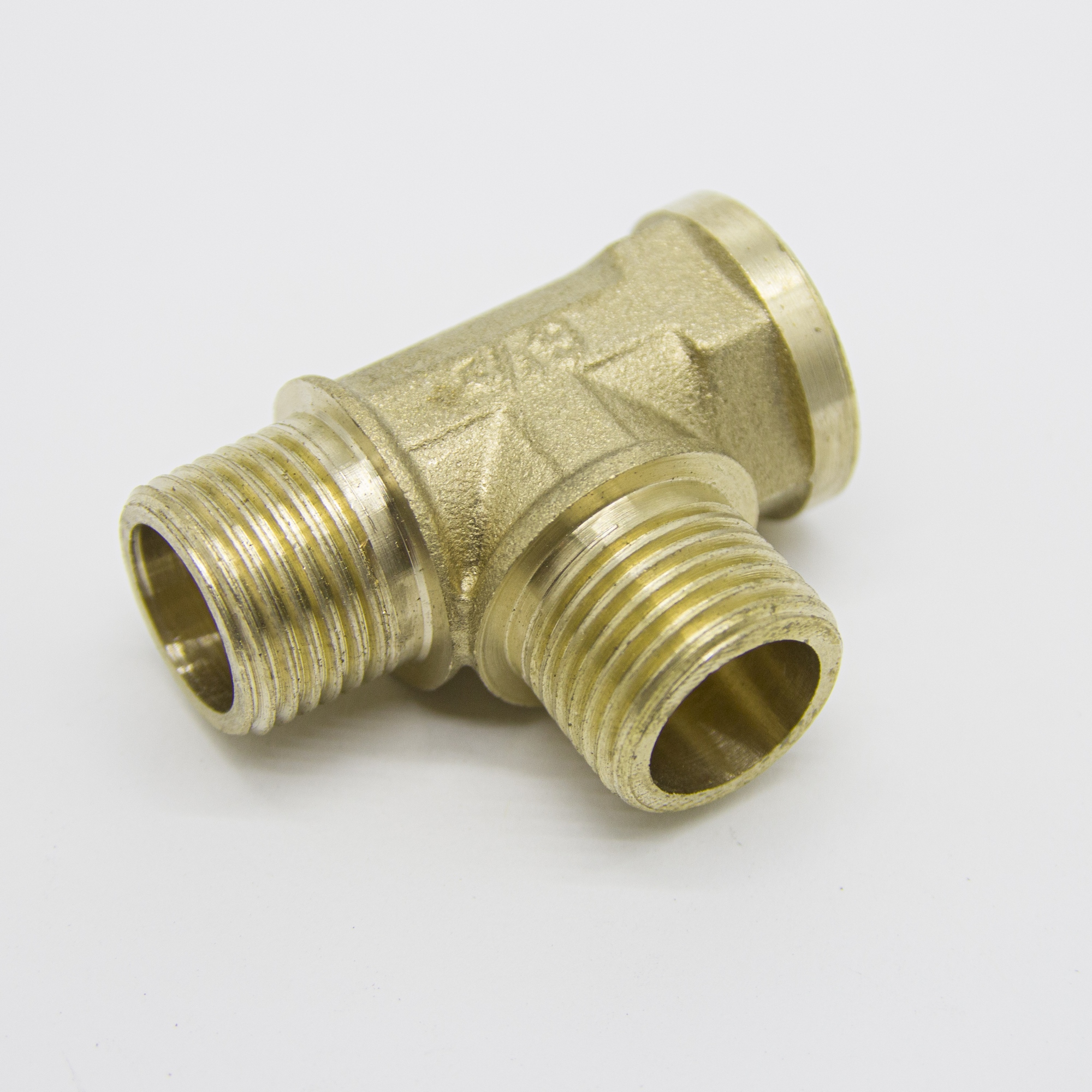 სამკაპი ლატუნის გ-გ-შ M1/2*M1/2*F1/2 — ფიტინგები